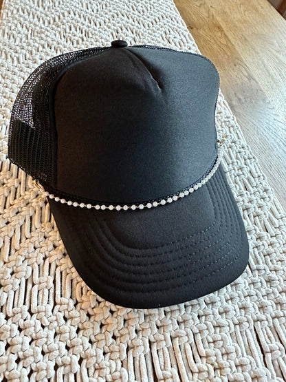 Small Pearl Trucker Hat Chain