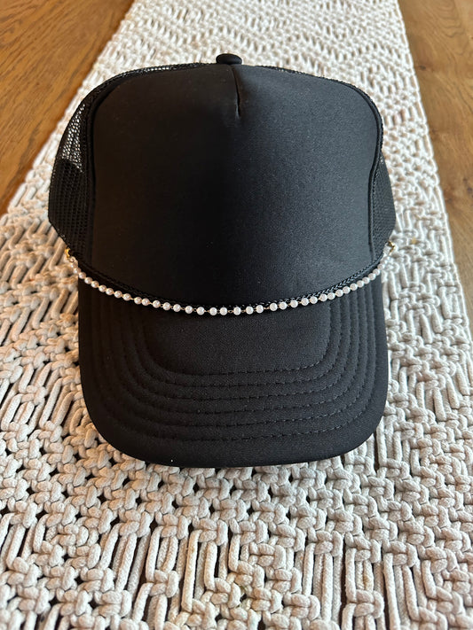 Small Pearl Trucker Hat Chain